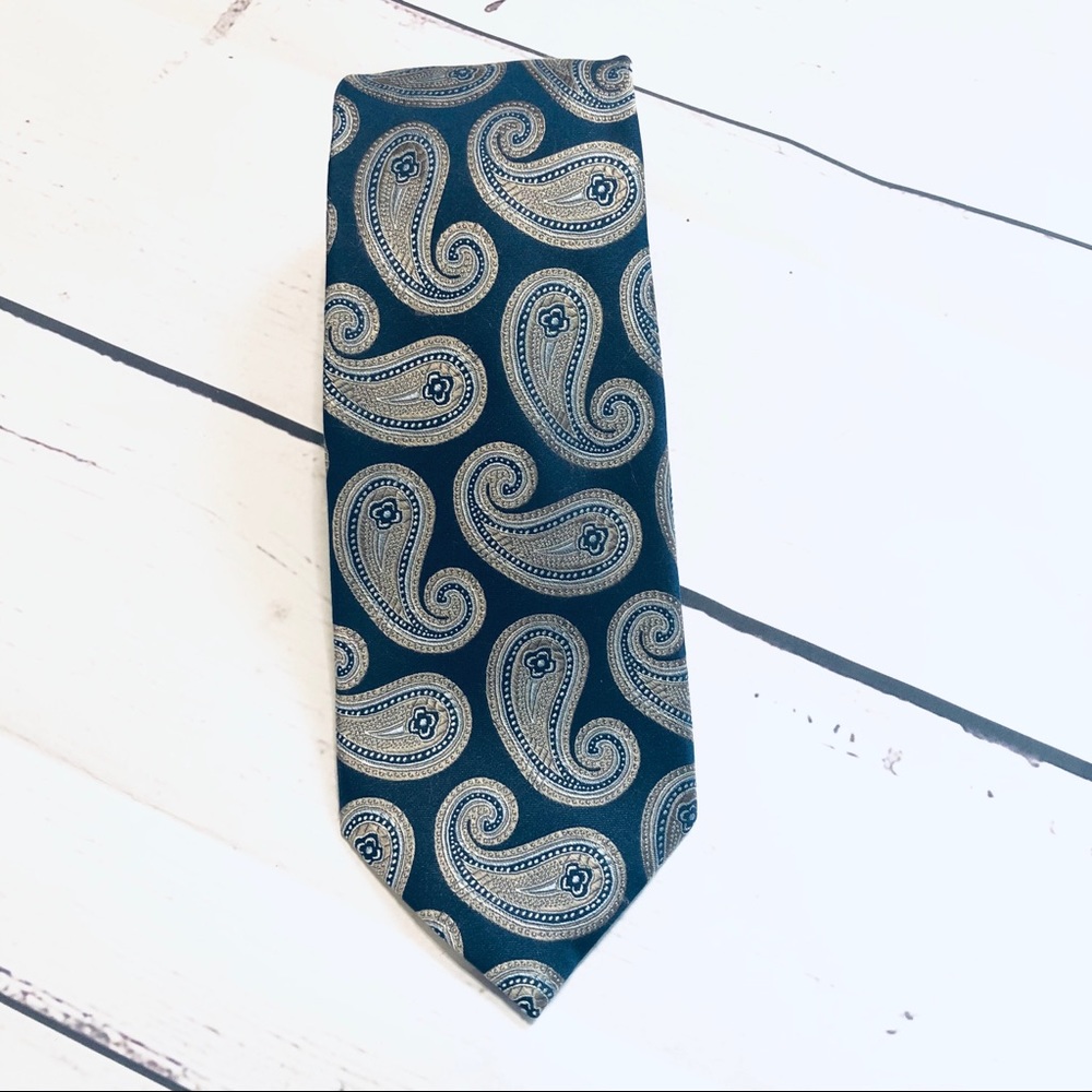 Eagle Shirtmakers 100% Silk Handmade Paisley